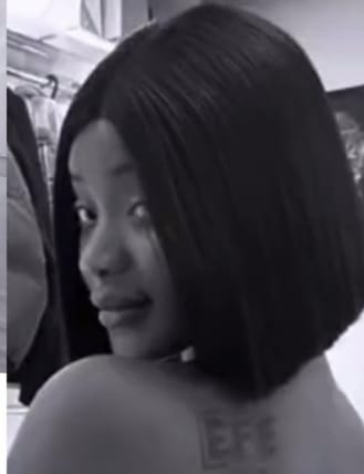 Reactions as Carter Efe’s girlfriend tattoos his name on her back (Video)