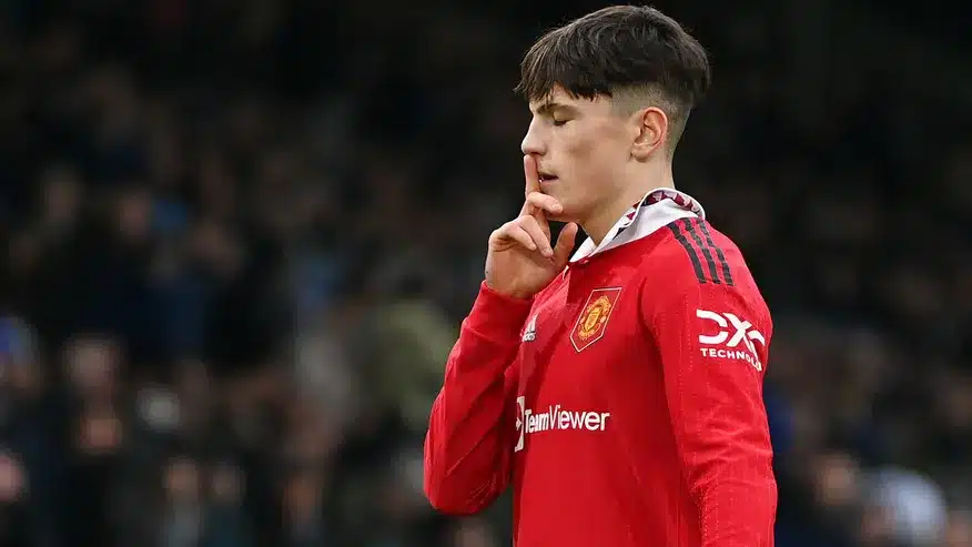 Alejandro Garnacho agrees to new five-year contract with Manchester United