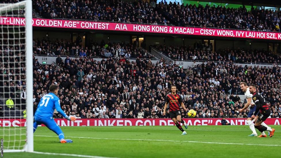 Harry Kane becomes Tottenham's all-time top goal scorer