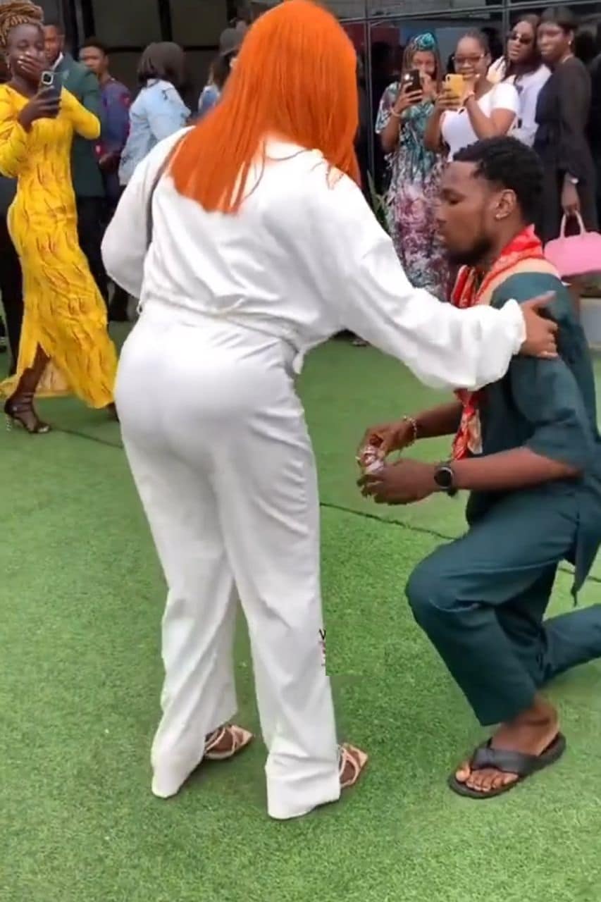 "I told you I don't want this" — Lady embarrasses boyfriend who proposed to her in church (Video)