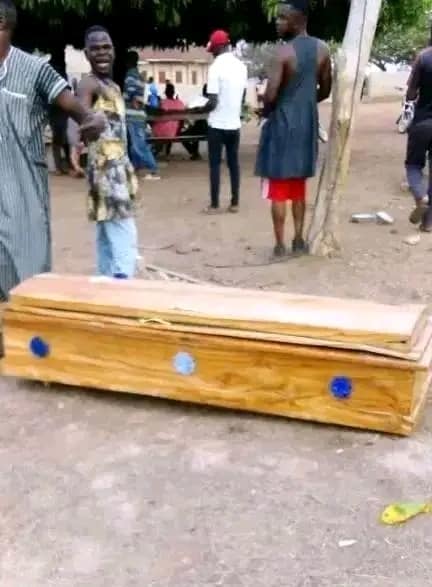 "It's not beautiful" — Family rejects casket sent by son-in-law for burial of mother-in-law