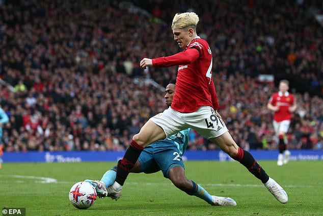 Alejandro Garnacho leaves Old Trafford on crutches