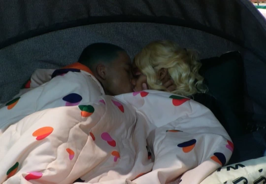 #BBTitans: Khosi and Thabang share first kiss, viewers react