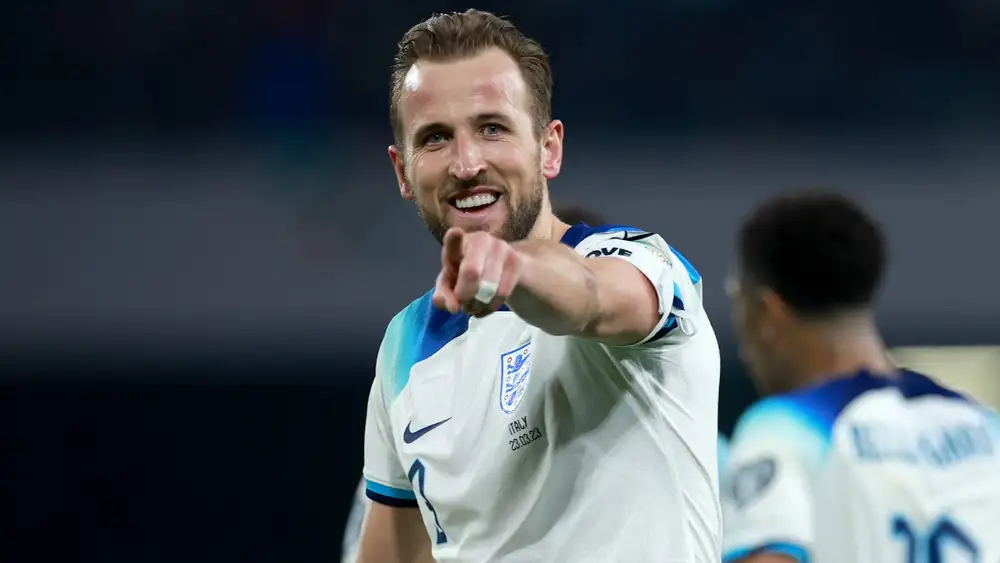 Harry Kane breaks England's all-time goalscoring record