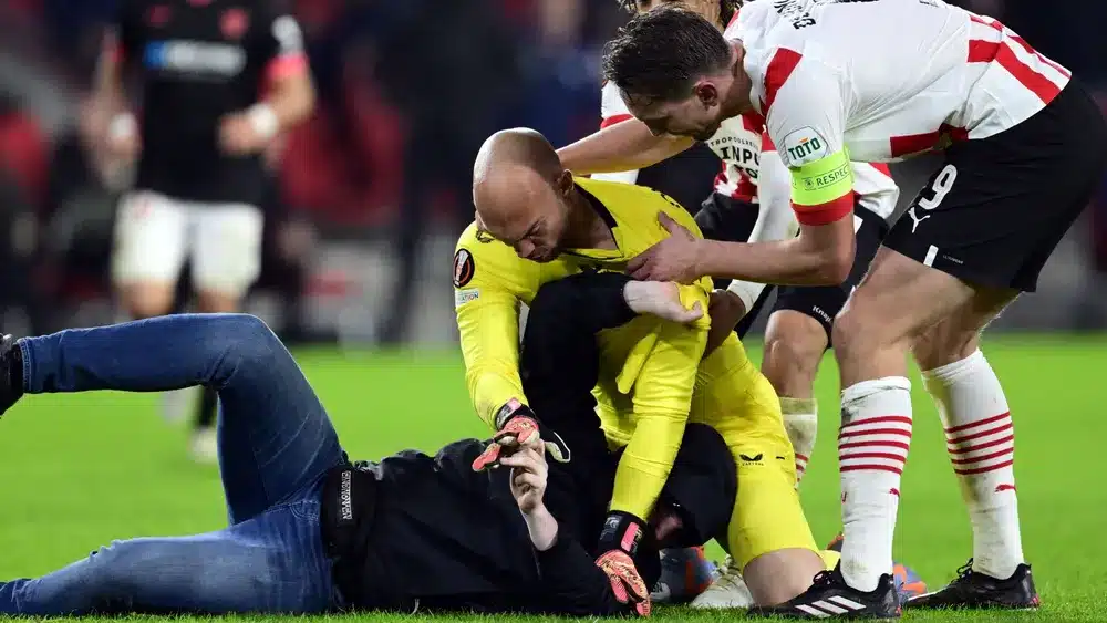 PSV fan jailed for attacking Sevilla goalkeeper