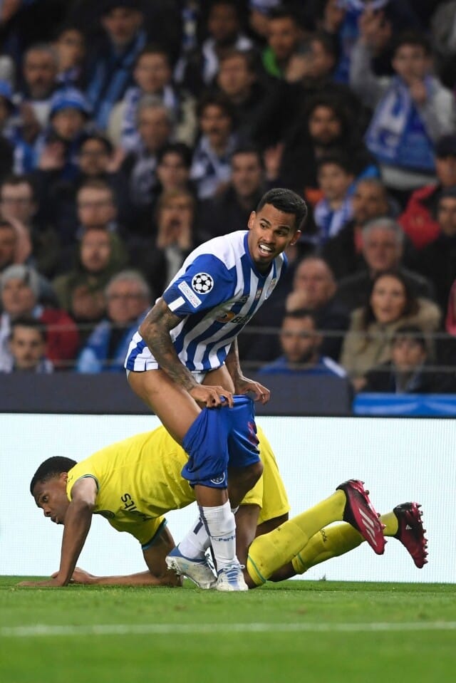 Inter Milan's Denzel Dumfries pulls down Porto star Galeno's shorts during Champions League match