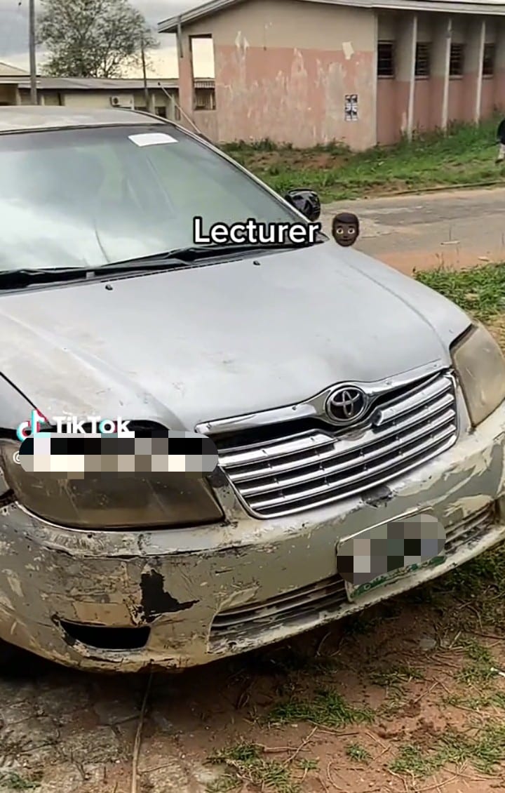 Student flaunts Lexus mocks lecturer's old car 