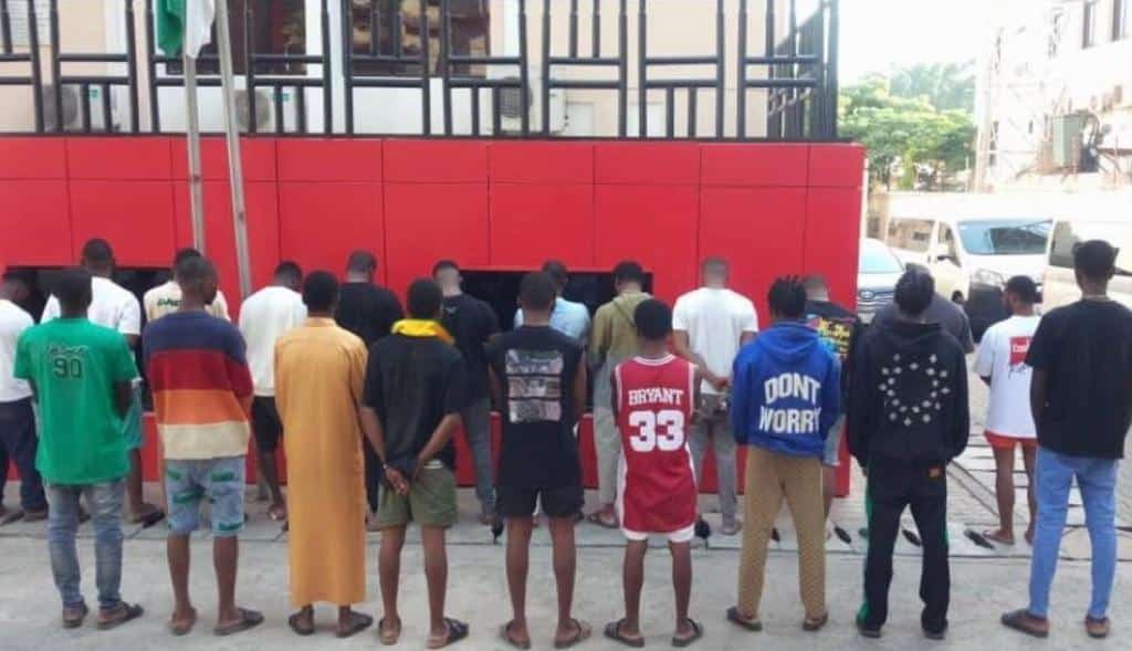 EFCC nabs 21 suspected yahoo boys in Abuja