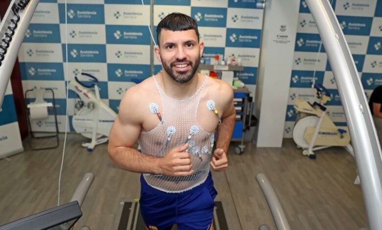 Sergio Aguero experiences heart arrhythmia live on Twitch stream