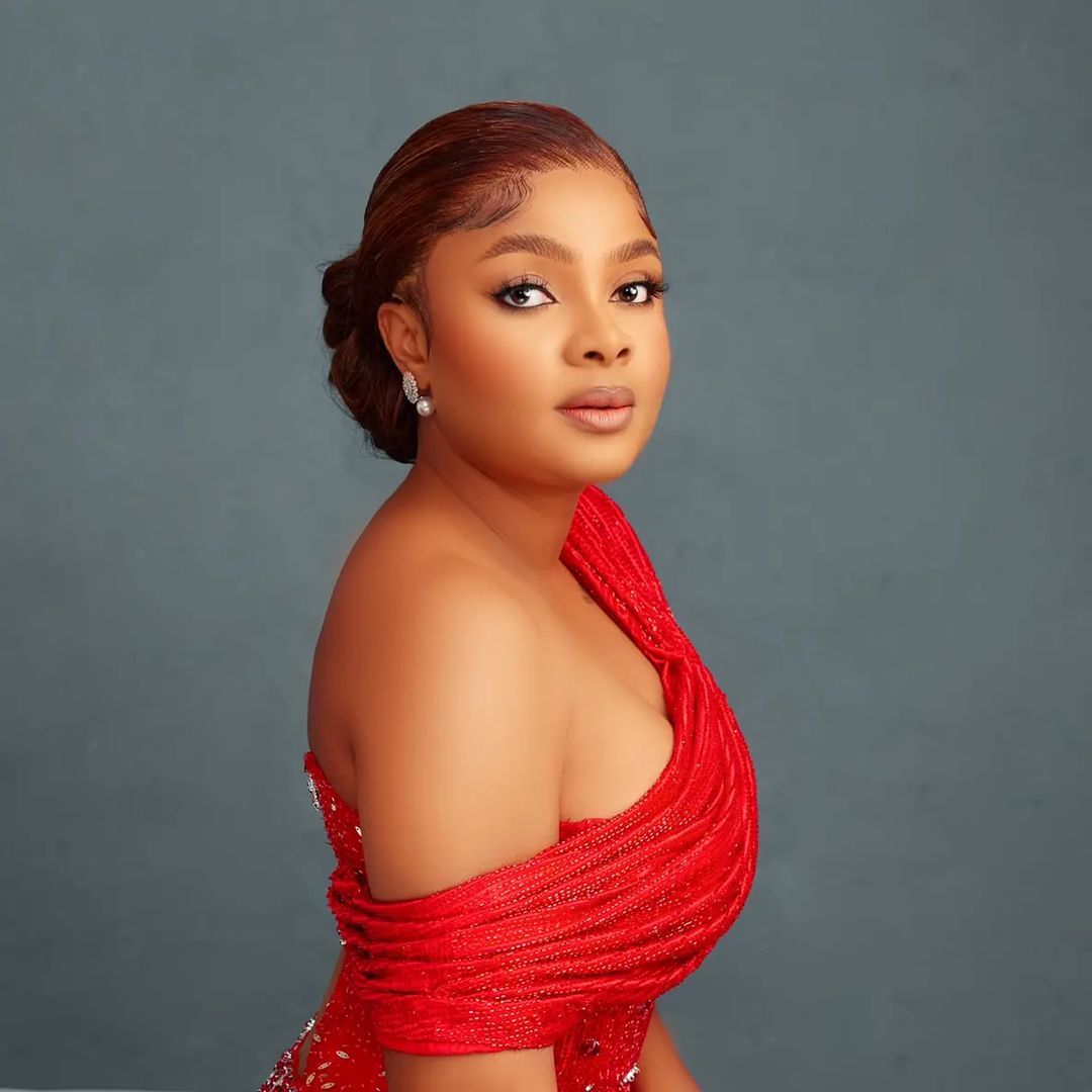 Bimbo Ademoye daddy cries wedding day