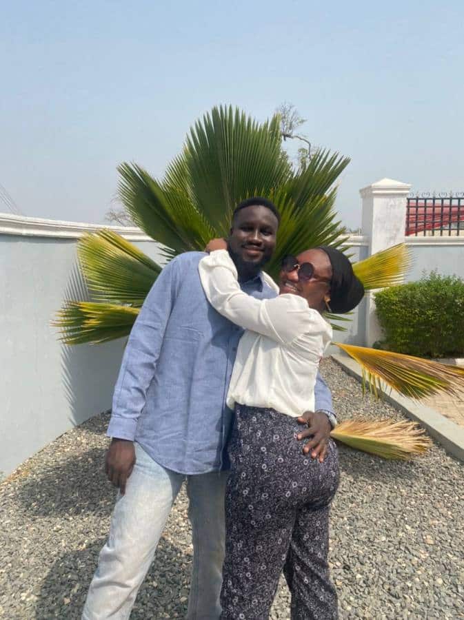 "My proposal picture was posted with love but my babe was bullied for wearing butt pad" — Man fumes