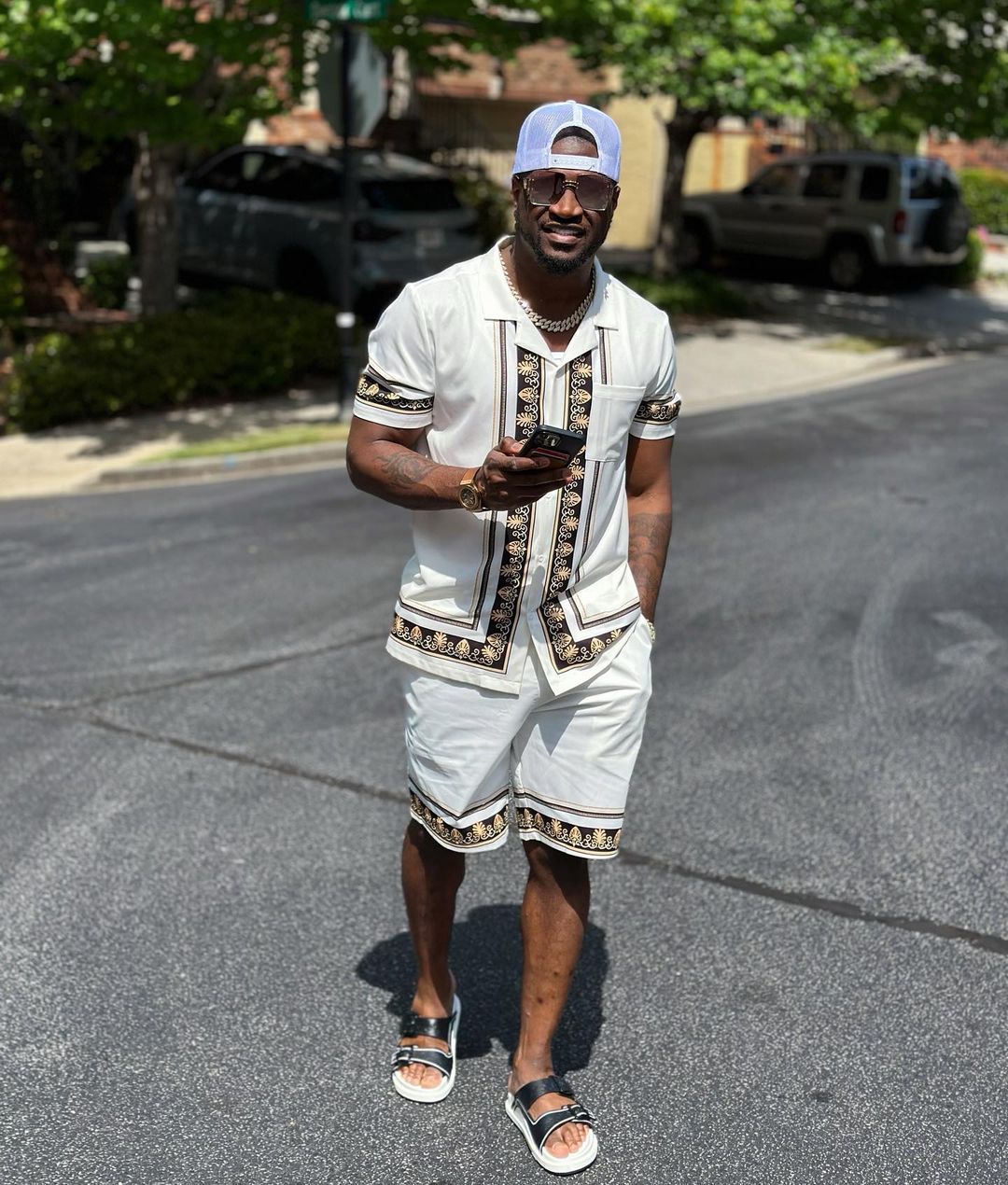 "Just doing my job" – Peter Okoye says following backlashes for kissing female fan (Video)