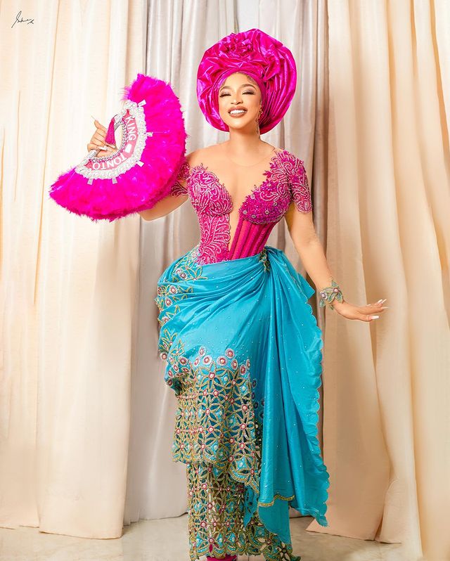 Fans gush as Tonto Dikeh shows off ageless beauty in asoebi style