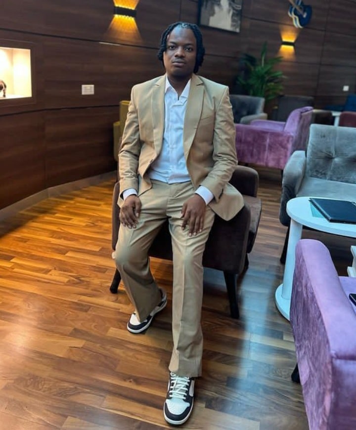 "Make we no hear say you collect the motor back" – MC Warri trolls Ashmusy after she bought 2 cars for her staff