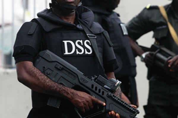 "They placed armoured tanks to scare us" – SSS blocks EFCC officials from accessing their Lagos office