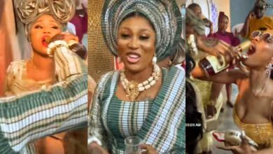 "Your vibes must match with the alaga"- Nigerian bride pours alcohol in all her Asoebi girls mouths (video)