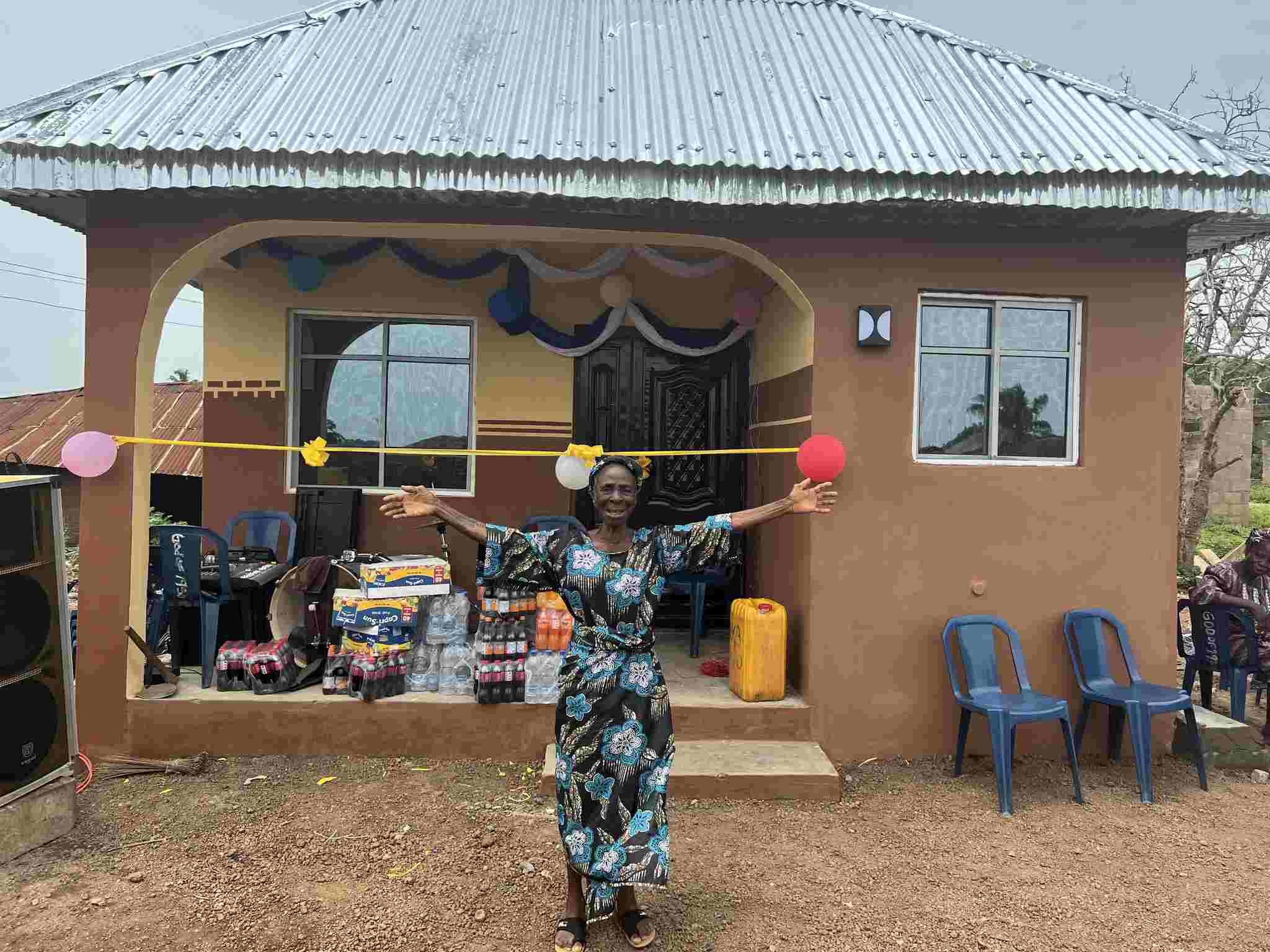 Kindhearted Nigerians crowdfund to build house for lonely elderly woman who lived in mud house 