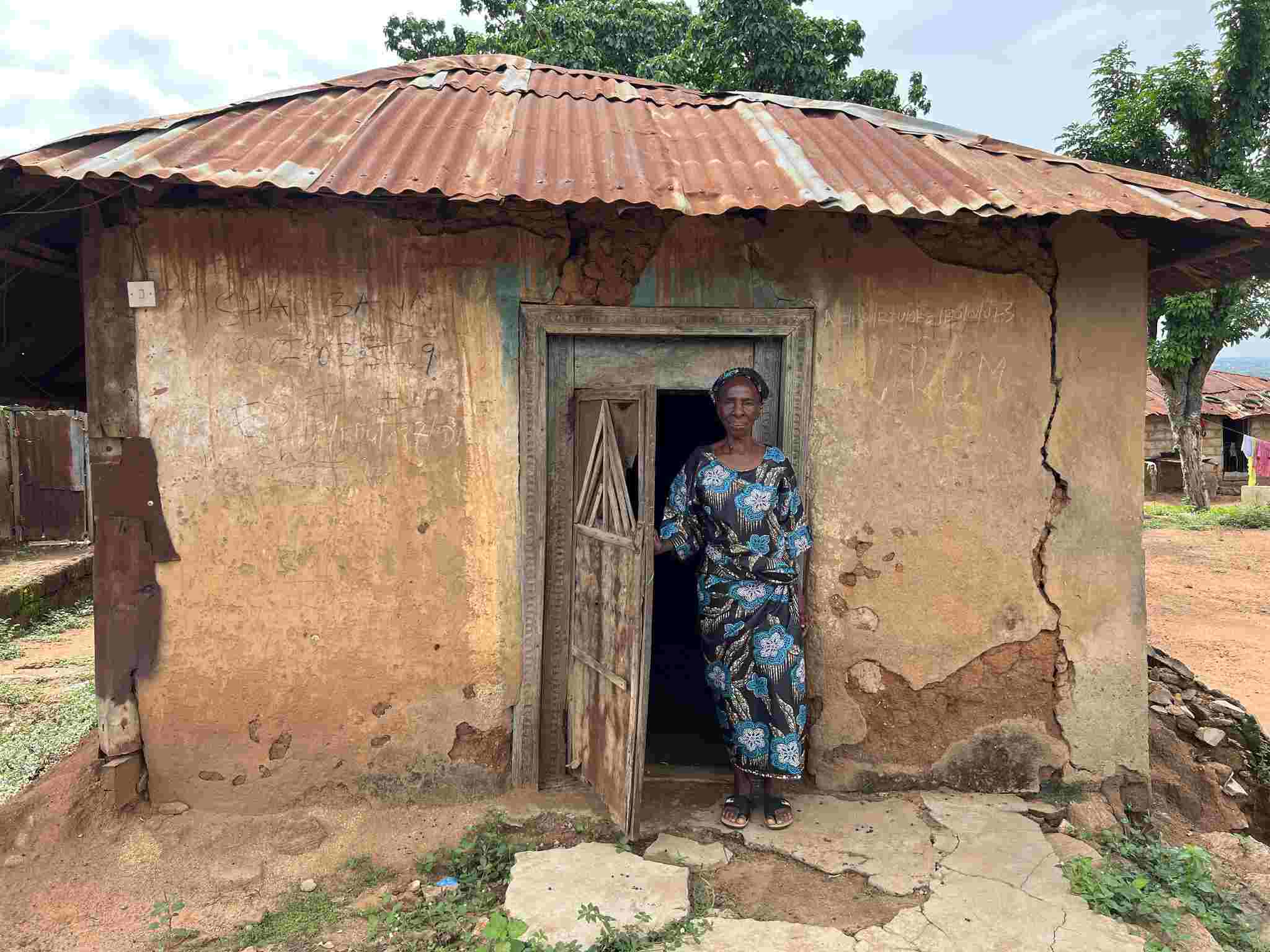 Kindhearted Nigerians crowdfund to build house for lonely elderly woman living in mud house 