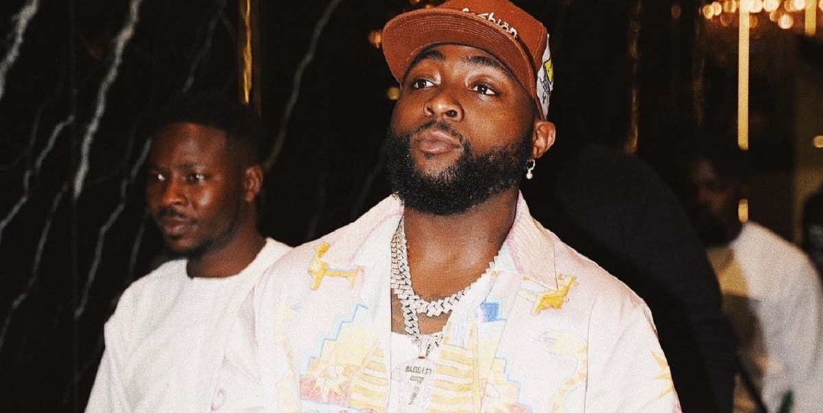Davido angrily replies troll who wished for his death