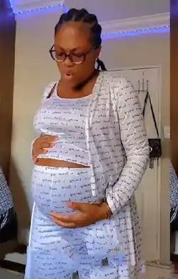 "When are you coming out" - Pregnant woman carry 40 weeks pregnancy questions unborn child