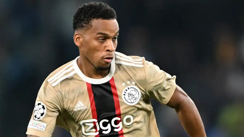 Arsenal reach verbal agreement to sign Jurrien Timber for €47m