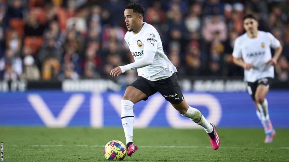 Premier League club Bournemouth sign Dutch winger Justin Kluivert from Roma