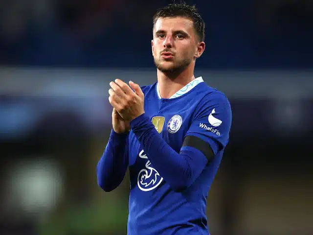 Chelsea reject third Manchester United bid for Mason Mount