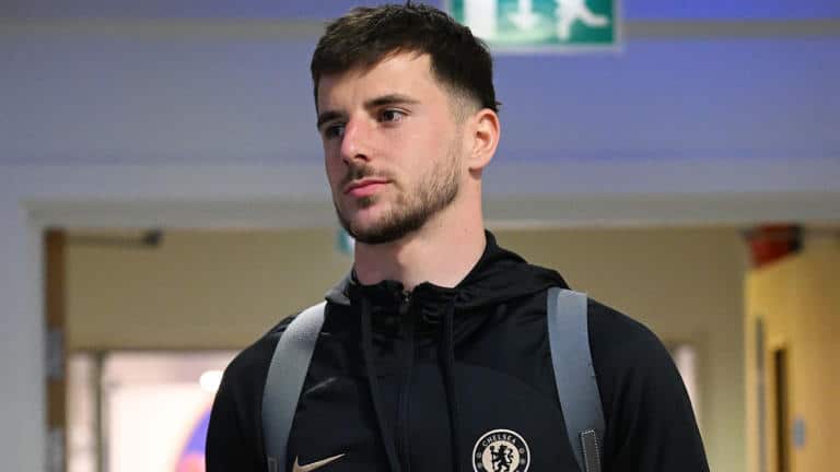 Chelsea reject third Manchester United bid for Mason Mount