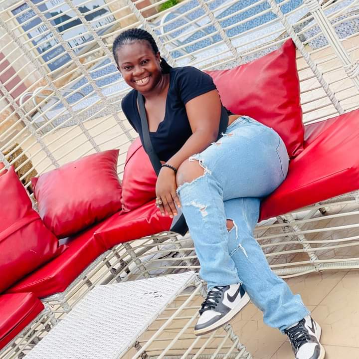 "I want my sugar daddy to leave his wife and follow me full-time" – Lady submits prayer request during online worship