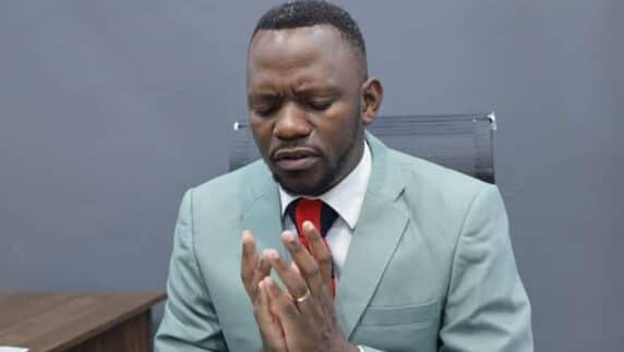 “May God reward you with another wife” – Pastor prays for ‘hardworking men’