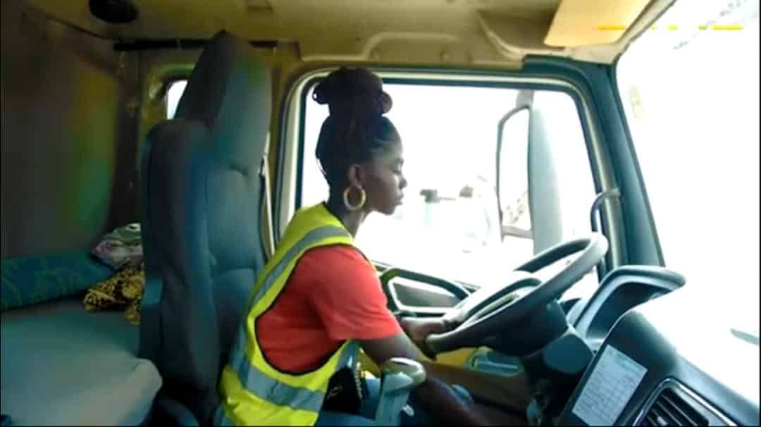 22-year-old female truck driver shares experience (Video)