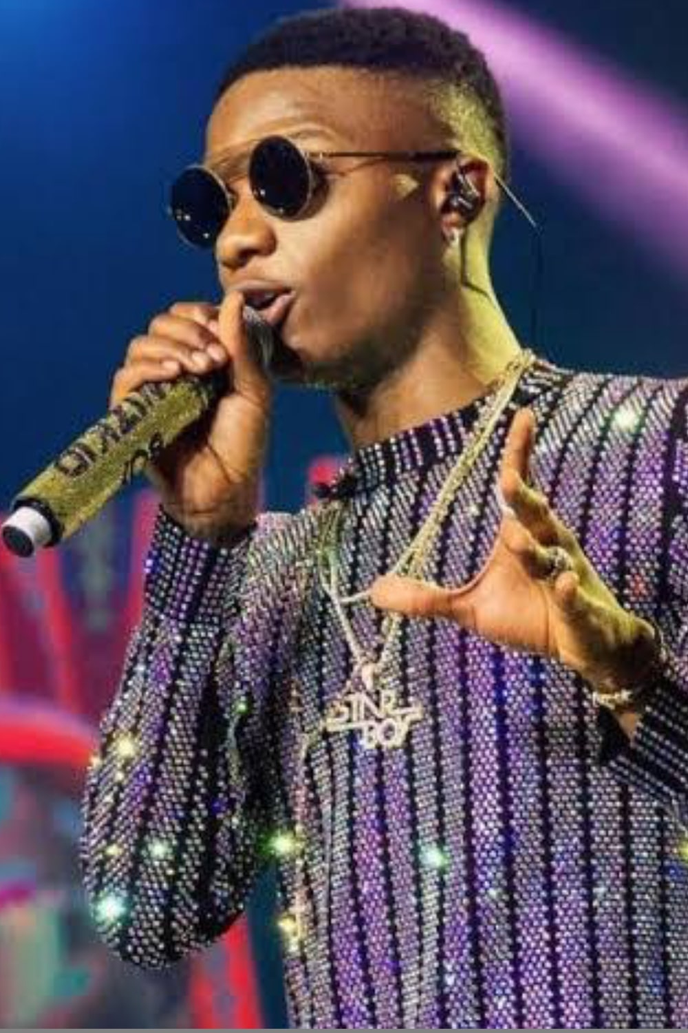 Wizkid grand entrance at Tottenham Hotspur Stadium wows crowd, everyone left breathless (Video)
