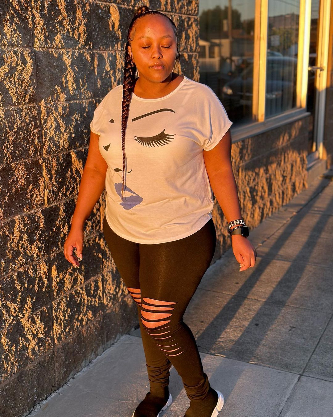 "I also have a child for Davido" - Young lady flaunts a 3-year-old alleged daughter of Davido