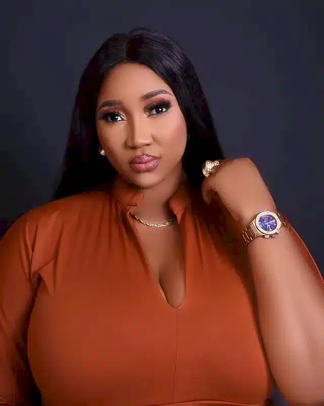 "I'm ready to expose the married lesbians and pimps in the industry" - Judy Austin rants (Video)