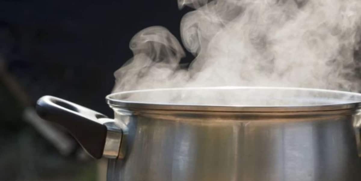 Housewife pours hot water on alleged mistress