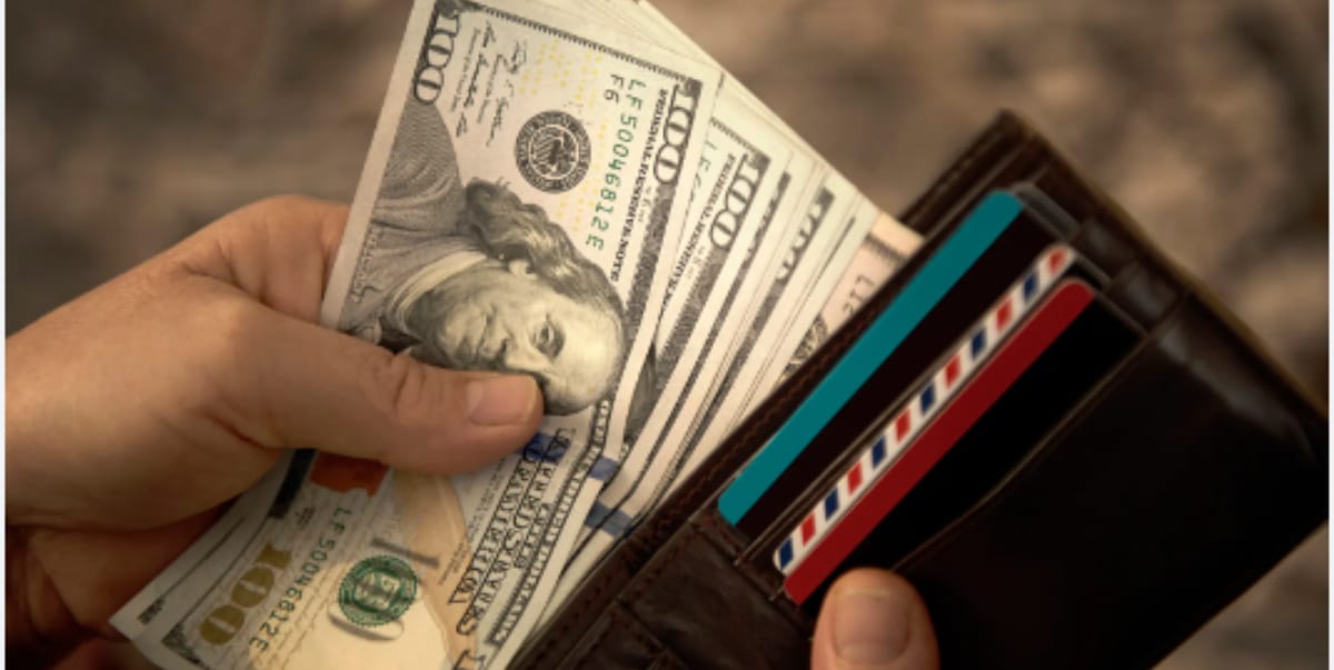 A good woman is someone who can stay a year without billing her boyfriend – Man claims