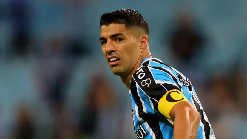 Gremio are reportedly stopping Suarez from reuniting with Messi