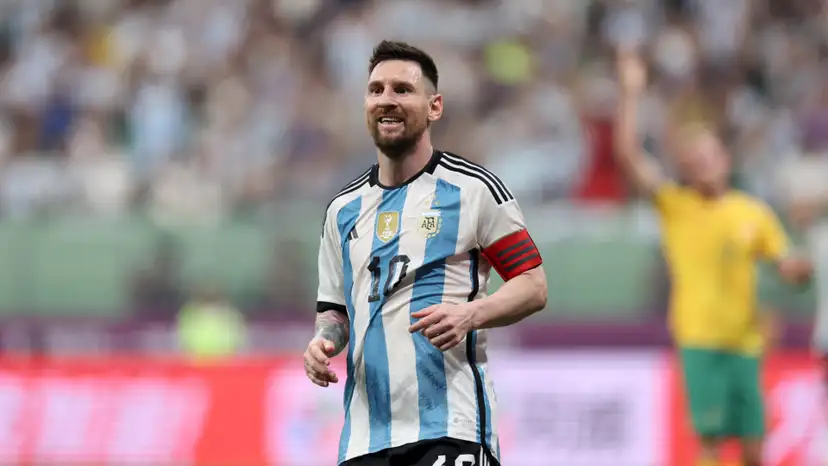 Messi escapes frightening car accident after jumping red light