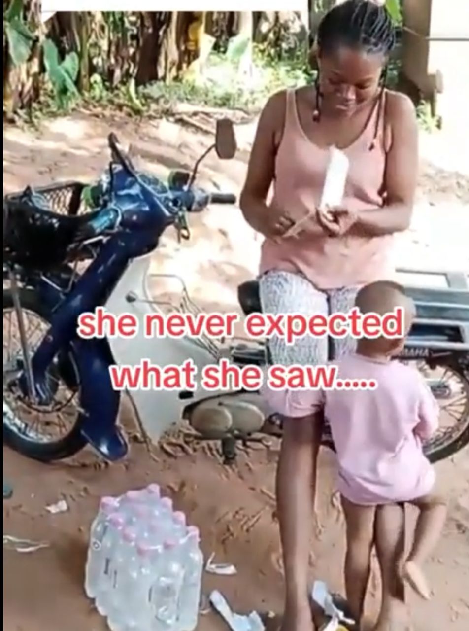 Overjoyed woman almost lifts husband after buying her a smartphone (Video)