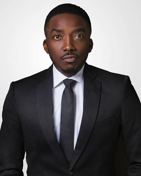 Comedian Bovi's age on international passport causes buzz