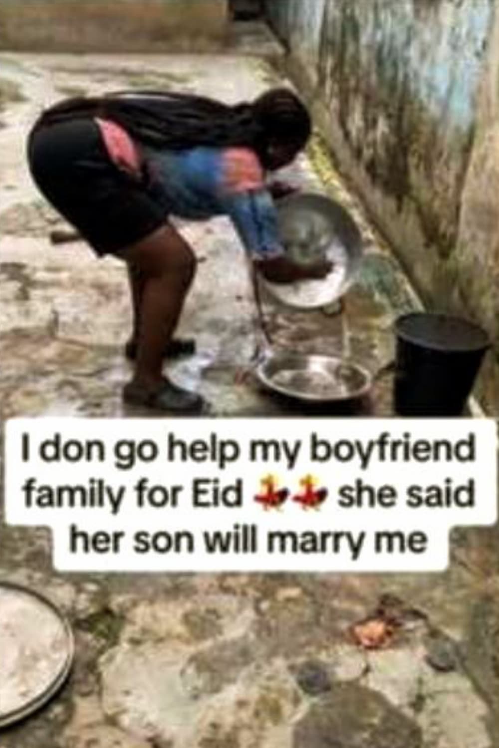 "She said her Son will marry me" - Nigerian lady goes the extra mile to win over boyfriend's mum during Sallah celebration (Video)