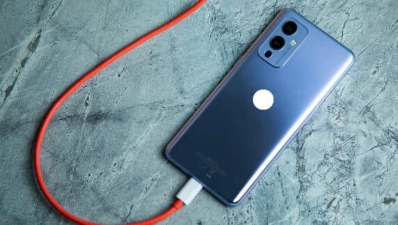 Lady narrates how she retrieved new phone from brother's girlfriend who didn't like him