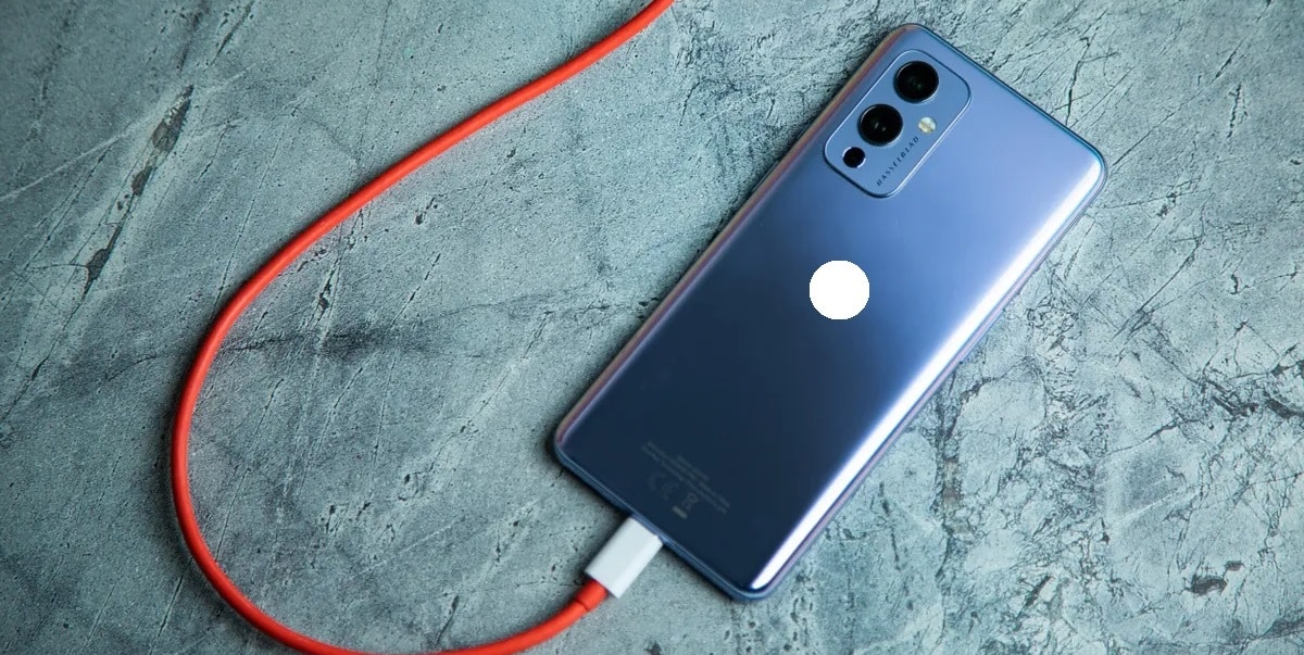 Lady narrates how she retrieved new phone from brother's girlfriend who didn't like him