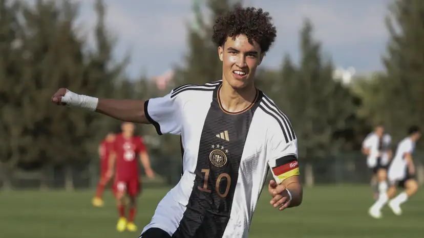 Barcelona to sign 16-year-old Noah Darvich from SC Freiburg