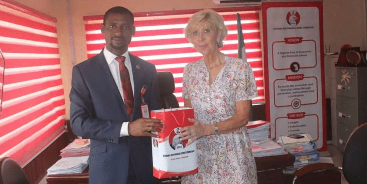 EFCC returns $26,000 to 70-year-old British woman duped by her Nigerian lover