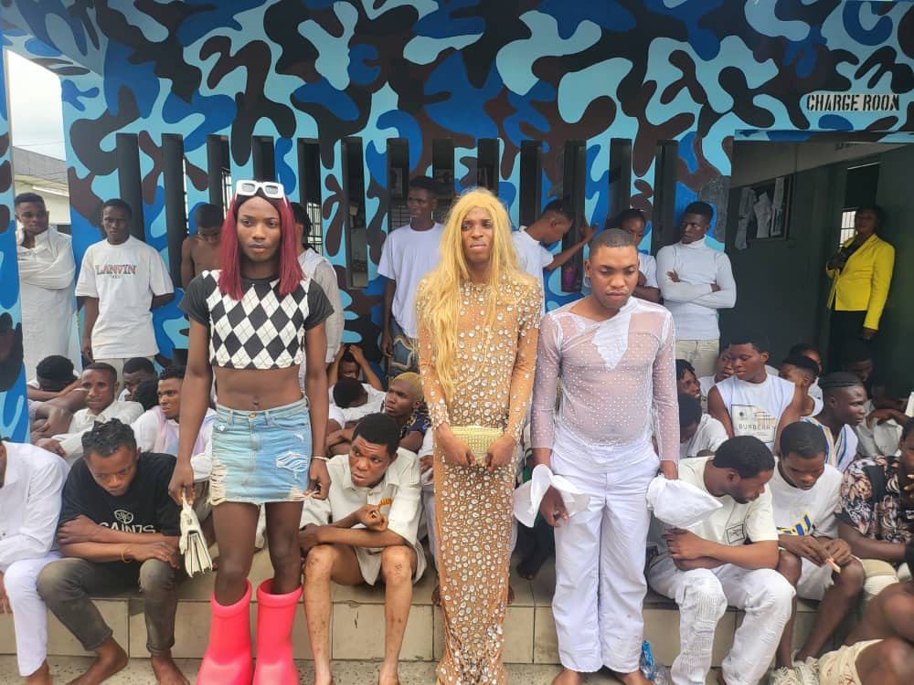 Police arrest over 100 suspected homosexuals holding gay wedding