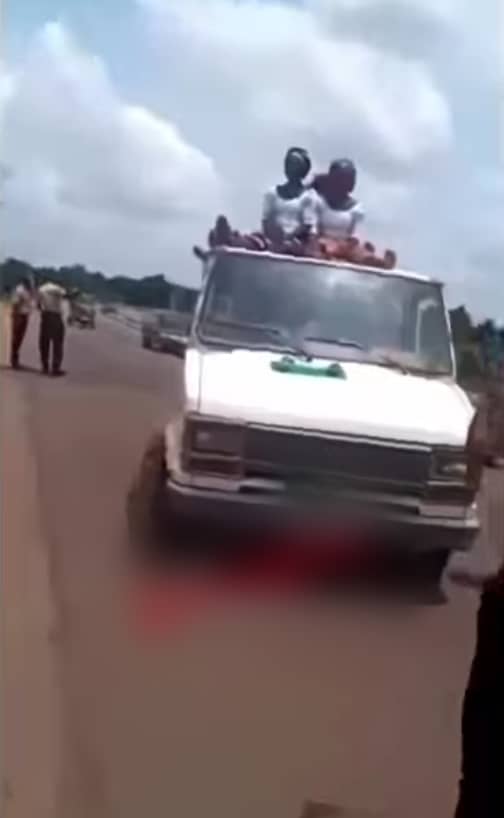 "Because you're going for burial, you'll now kill other people" – Road safety officer reacts on sighting overloaded van