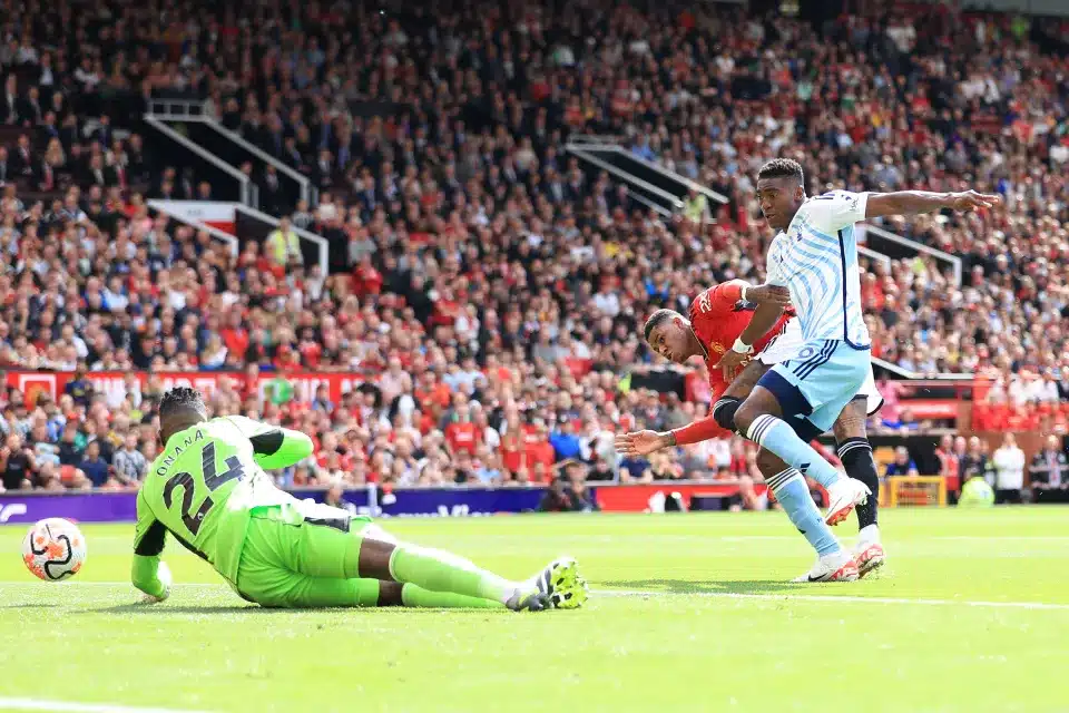 Manchester United comes from behind to defeat Nottingham Forest