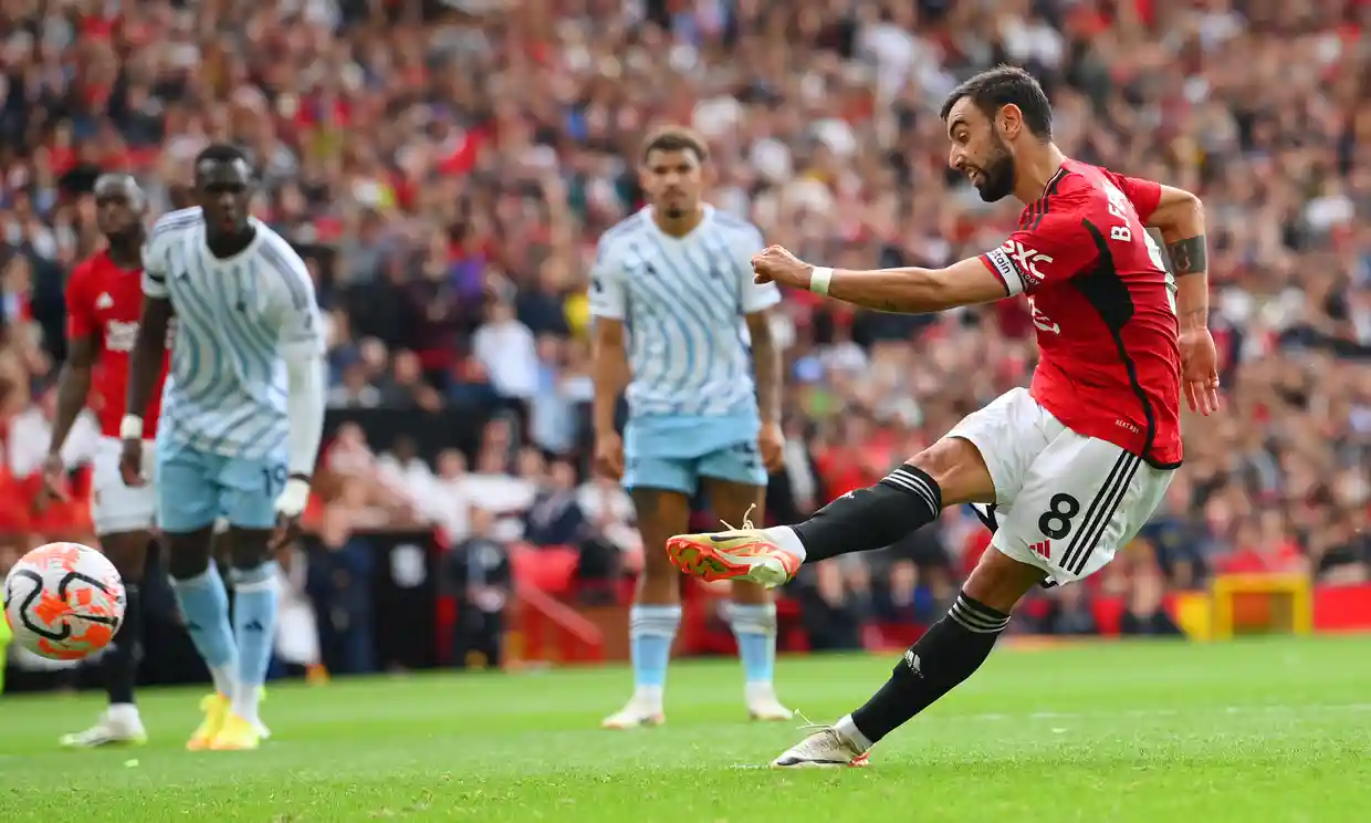Manchester United comes from behind to defeat Nottingham Forest