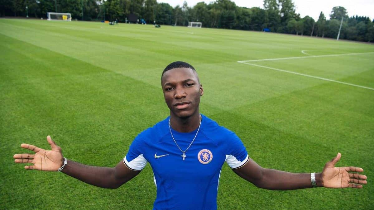 Moises Caicedo unveiled as a Chelsea player